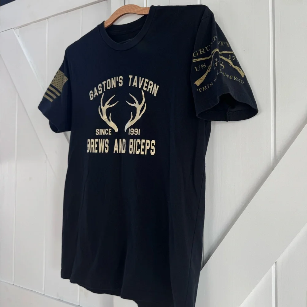 Disney Grunt Style Gaston’s Tavern “Brews And Biceps” T-Shirt (Handmade) - Picture 2 of 4